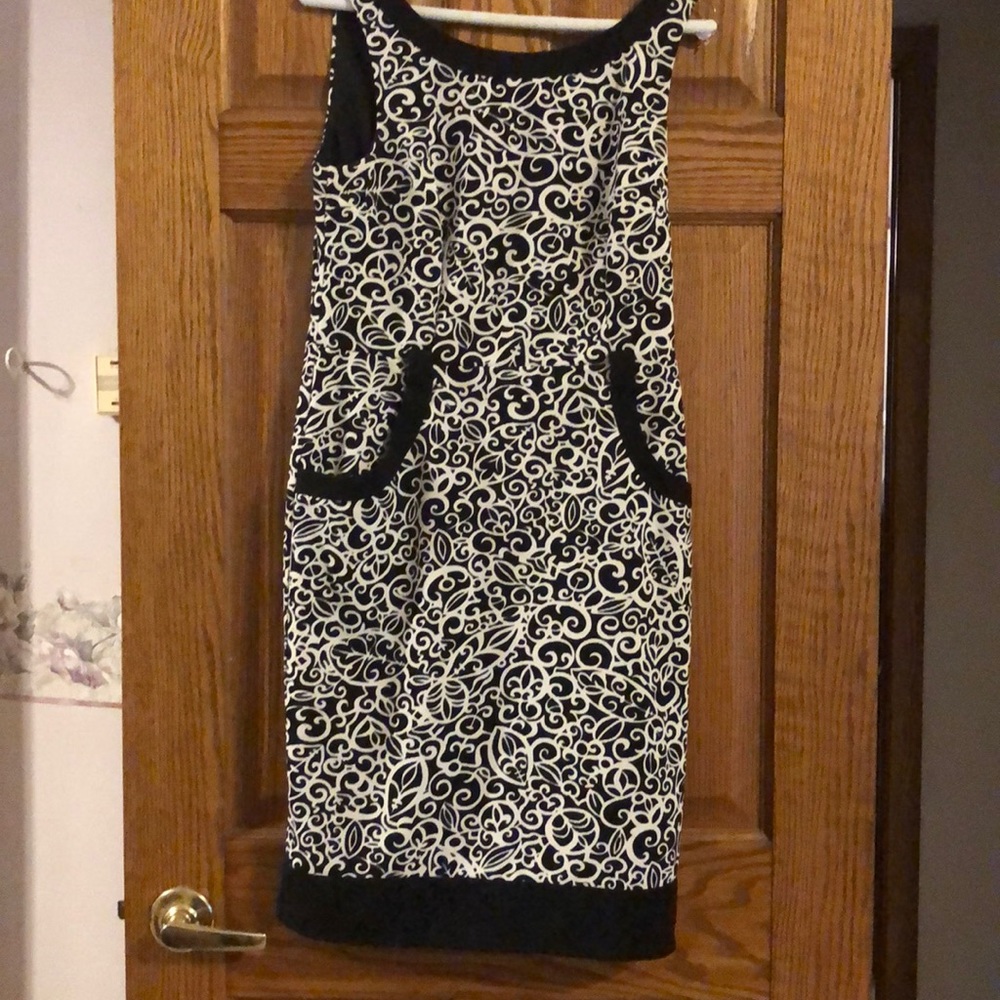 Women’s Black and White dress